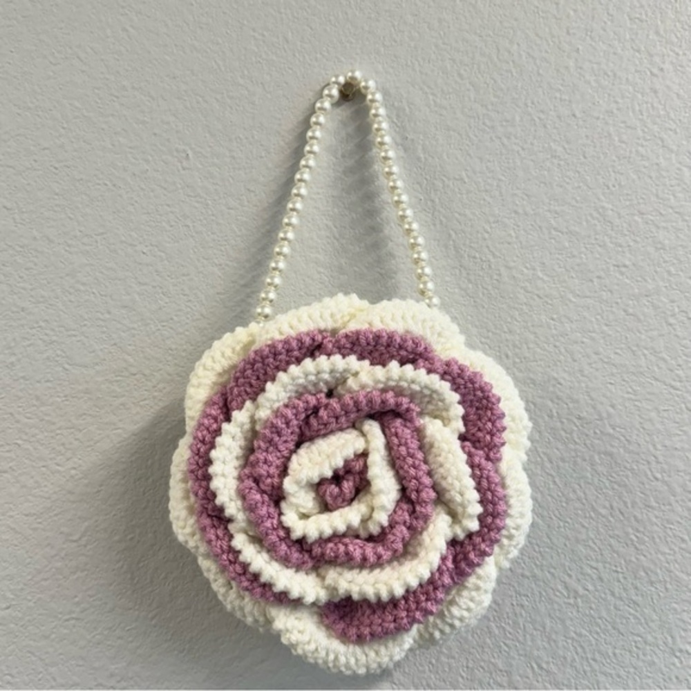 Elegant Floral Crochet Clutch